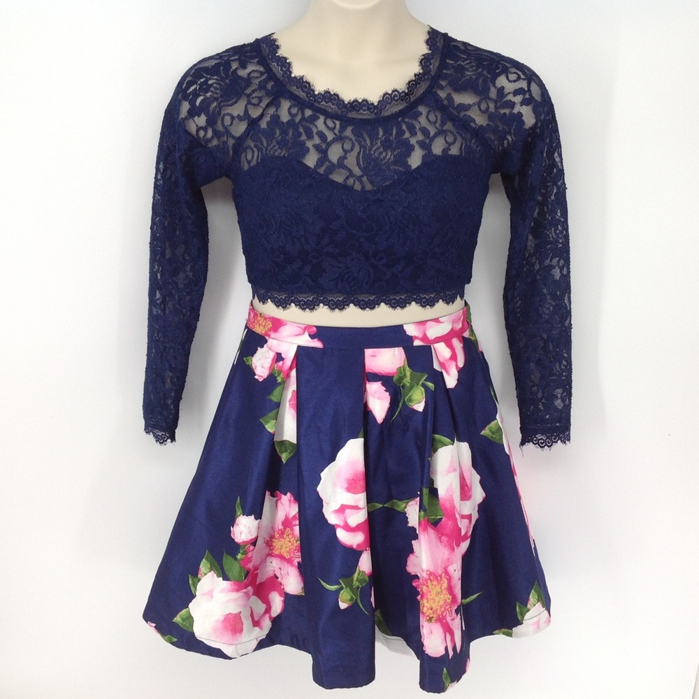 Sequin Hearts 2 pc navy lace top with floral skirt